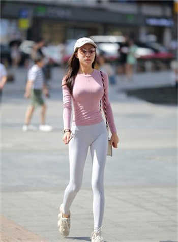 一个女s有什么特征