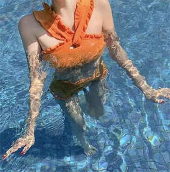 一女三男打扑克