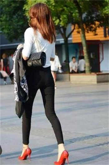 跟丈母娘加微信聊天