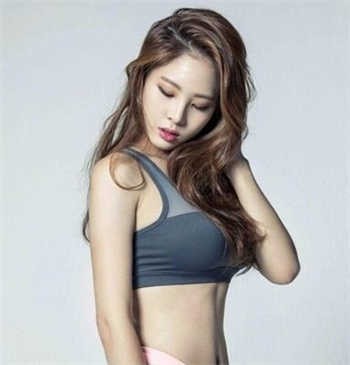 坚强妻子打工替夫还债