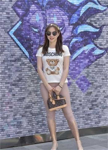 女主叫玲珑是条龙小说