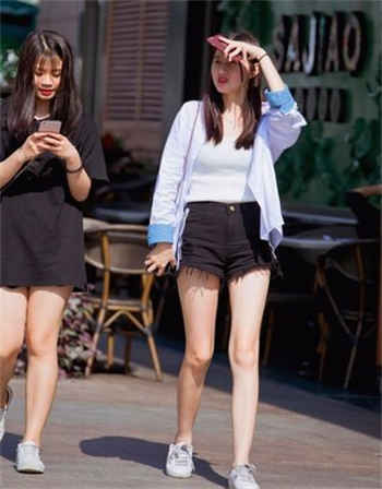 婆媳共夫木鱼