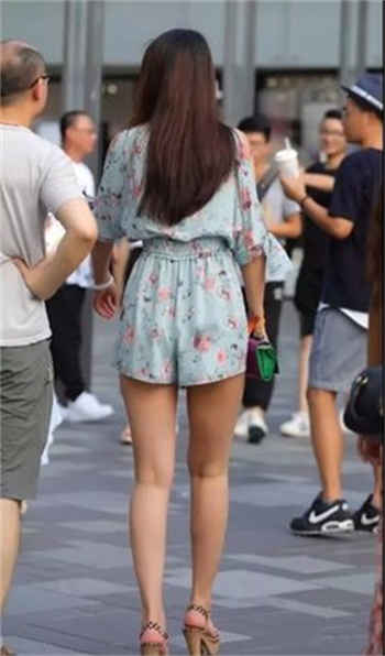 钰慧在仓库和店长是第几章