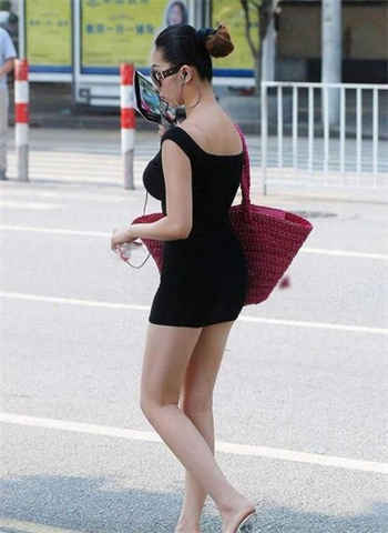 留守村妇与大棒子