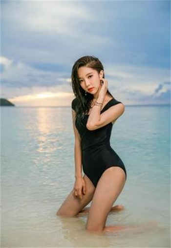 可爱的小胖丁九尾狐狸