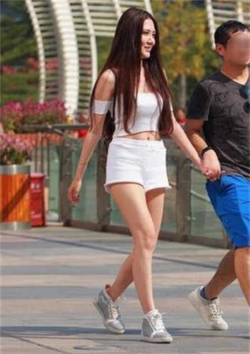 掌妃子的光臀扇肿撅高
