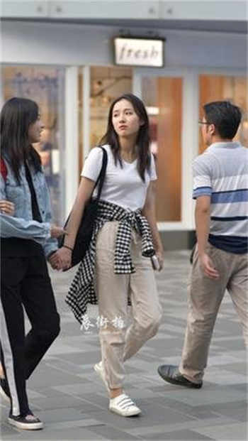正在播放被激怒的快递员