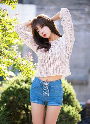 老公上班后的妻子中文版