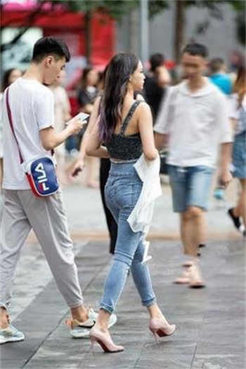 赞美医生的敬业句子