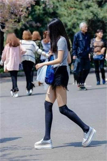 踩脸含脚趾vk
