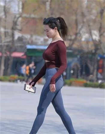国产卖房女销售