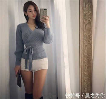 最近很火的车模刘雅