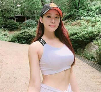 苏清歌麻豆巴士